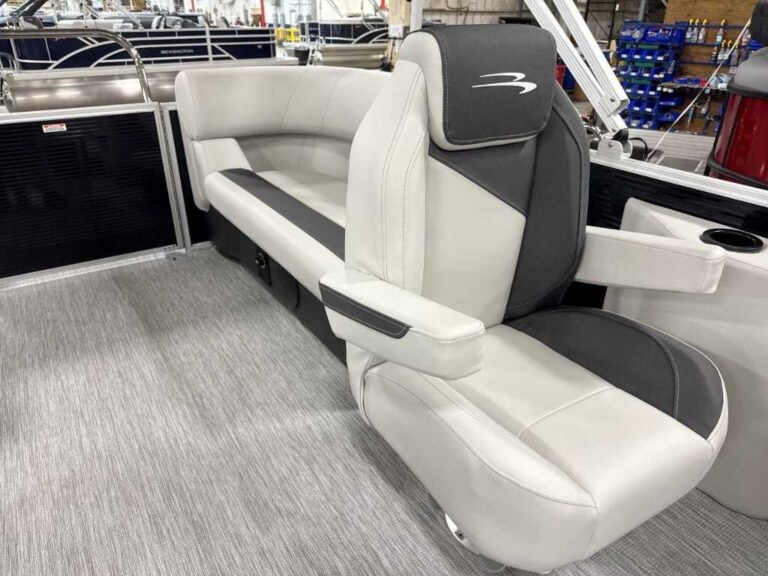 2026 Bennington 20SSR - SPS - SPECIAL PACKAGE US-ETWS0125L526 [photo 17]